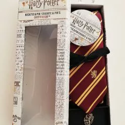 Corbata De Harry Potter Y Pin Gryffindor -Complementos Ventas pack corbata y pin gryffindor caja deluxe harry potter 2