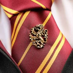 Corbata De Harry Potter Y Pin Gryffindor -Complementos Ventas pack corbata y pin gryffindor caja deluxe harry potter 3