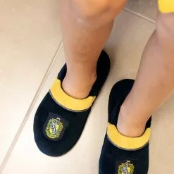 Zapatillas De Estar Por Casa Hufflepuff Para Niños - Harry Potter 12 Zapatillas De Estar Por Casa Hufflepuff Para Niños - Harry Potter -Complementos Ventas zapatillas de estar por casa hufflepuff para ninos harry potter 4